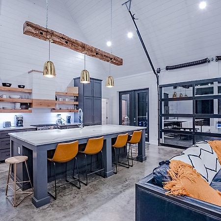 "The Barndo" 4Br Luxury Cabin, Hot Tub, Fire Pit, Bunks, Arcades, Playhouse! Broken Bow Exteriör bild