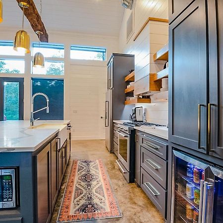 "The Barndo" 4Br Luxury Cabin, Hot Tub, Fire Pit, Bunks, Arcades, Playhouse! Broken Bow Exteriör bild