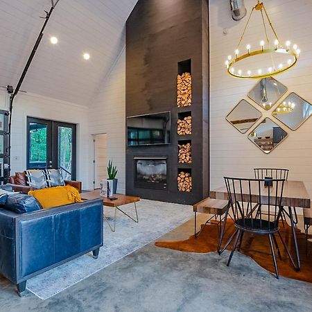 "The Barndo" 4Br Luxury Cabin, Hot Tub, Fire Pit, Bunks, Arcades, Playhouse! Broken Bow Exteriör bild
