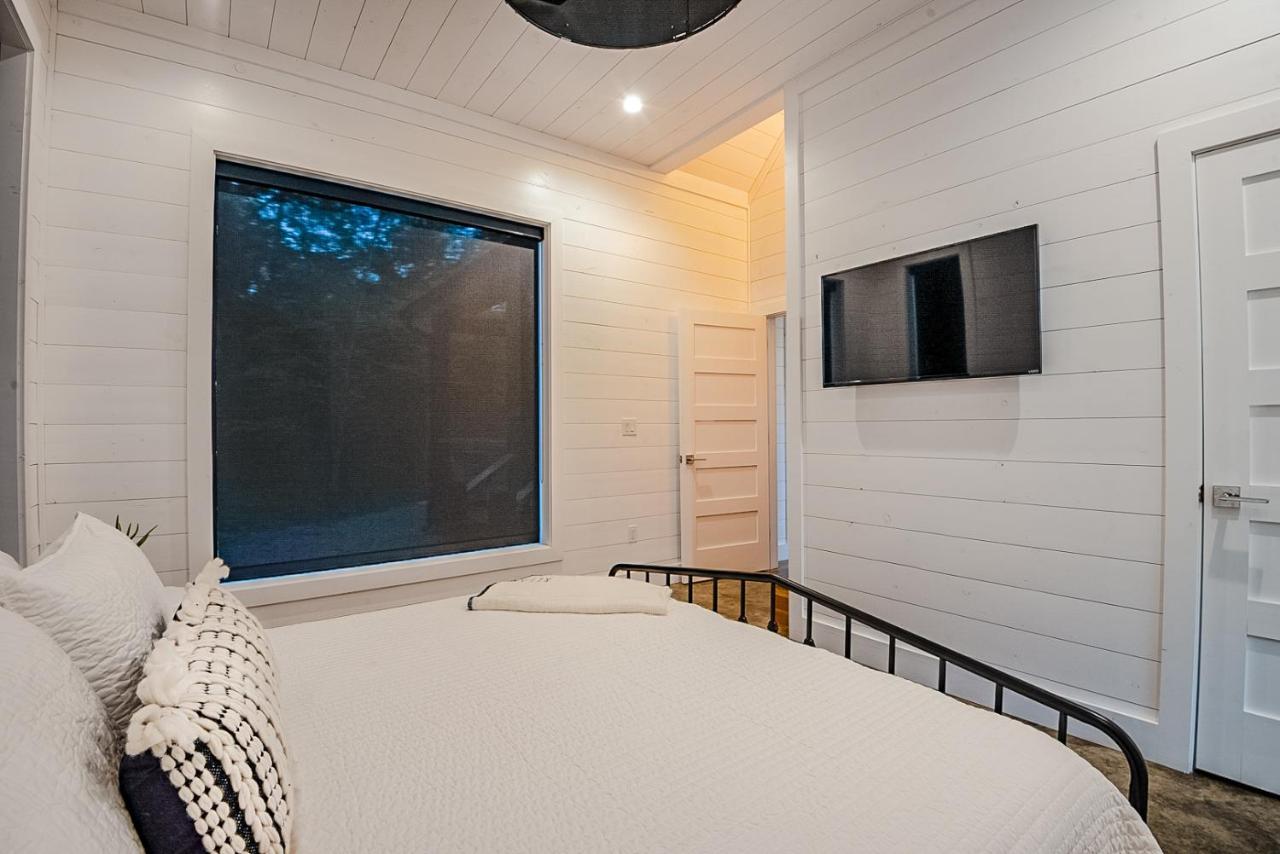 "The Barndo" 4Br Luxury Cabin, Hot Tub, Fire Pit, Bunks, Arcades, Playhouse! Broken Bow Exteriör bild