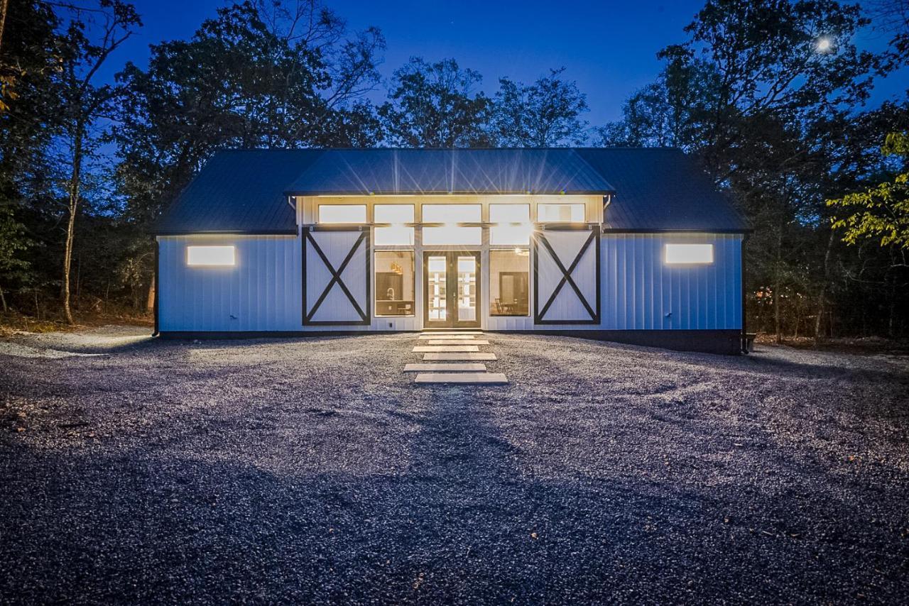 "The Barndo" 4Br Luxury Cabin, Hot Tub, Fire Pit, Bunks, Arcades, Playhouse! Broken Bow Exteriör bild