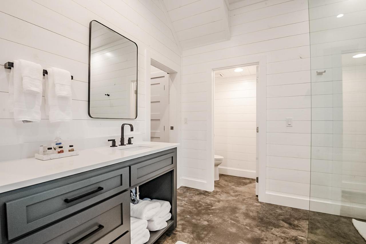 "The Barndo" 4Br Luxury Cabin, Hot Tub, Fire Pit, Bunks, Arcades, Playhouse! Broken Bow Exteriör bild