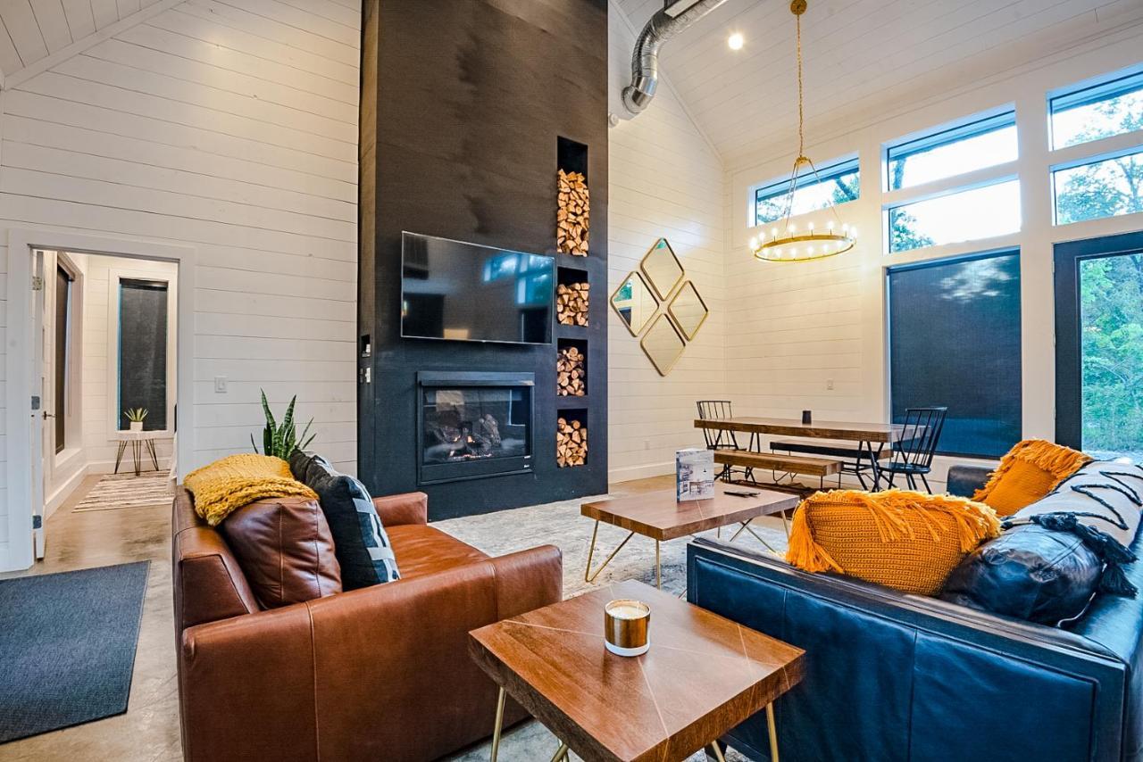 "The Barndo" 4Br Luxury Cabin, Hot Tub, Fire Pit, Bunks, Arcades, Playhouse! Broken Bow Exteriör bild