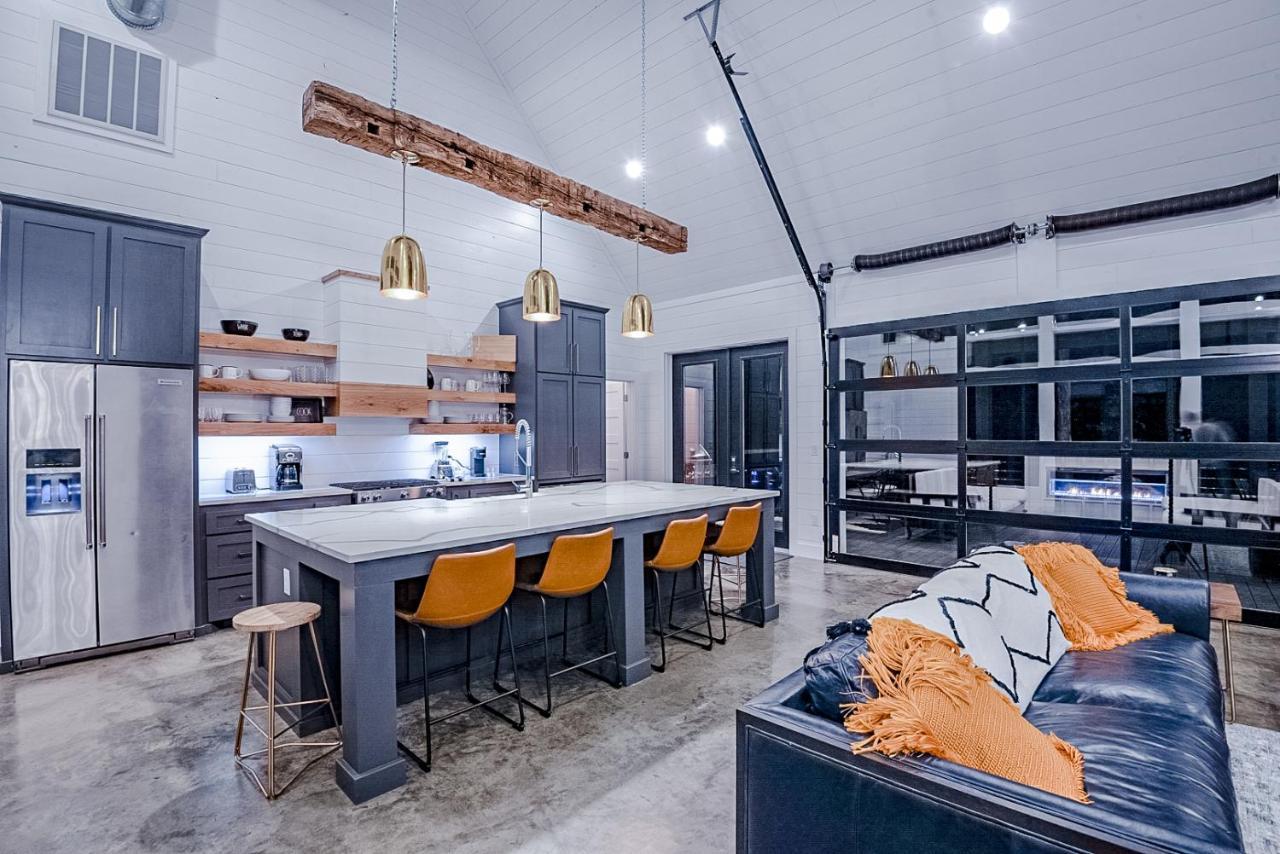 "The Barndo" 4Br Luxury Cabin, Hot Tub, Fire Pit, Bunks, Arcades, Playhouse! Broken Bow Exteriör bild