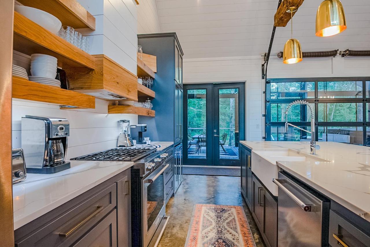 "The Barndo" 4Br Luxury Cabin, Hot Tub, Fire Pit, Bunks, Arcades, Playhouse! Broken Bow Exteriör bild
