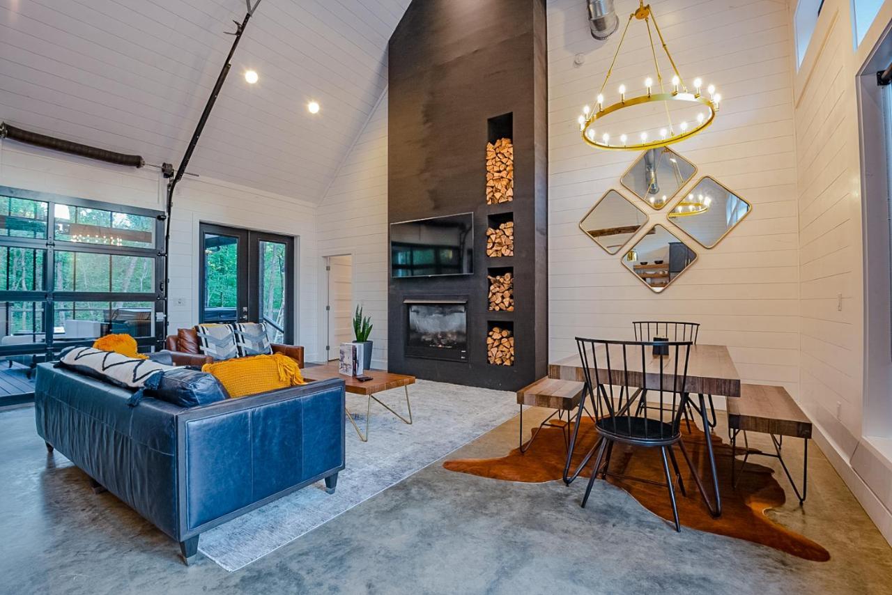 "The Barndo" 4Br Luxury Cabin, Hot Tub, Fire Pit, Bunks, Arcades, Playhouse! Broken Bow Exteriör bild