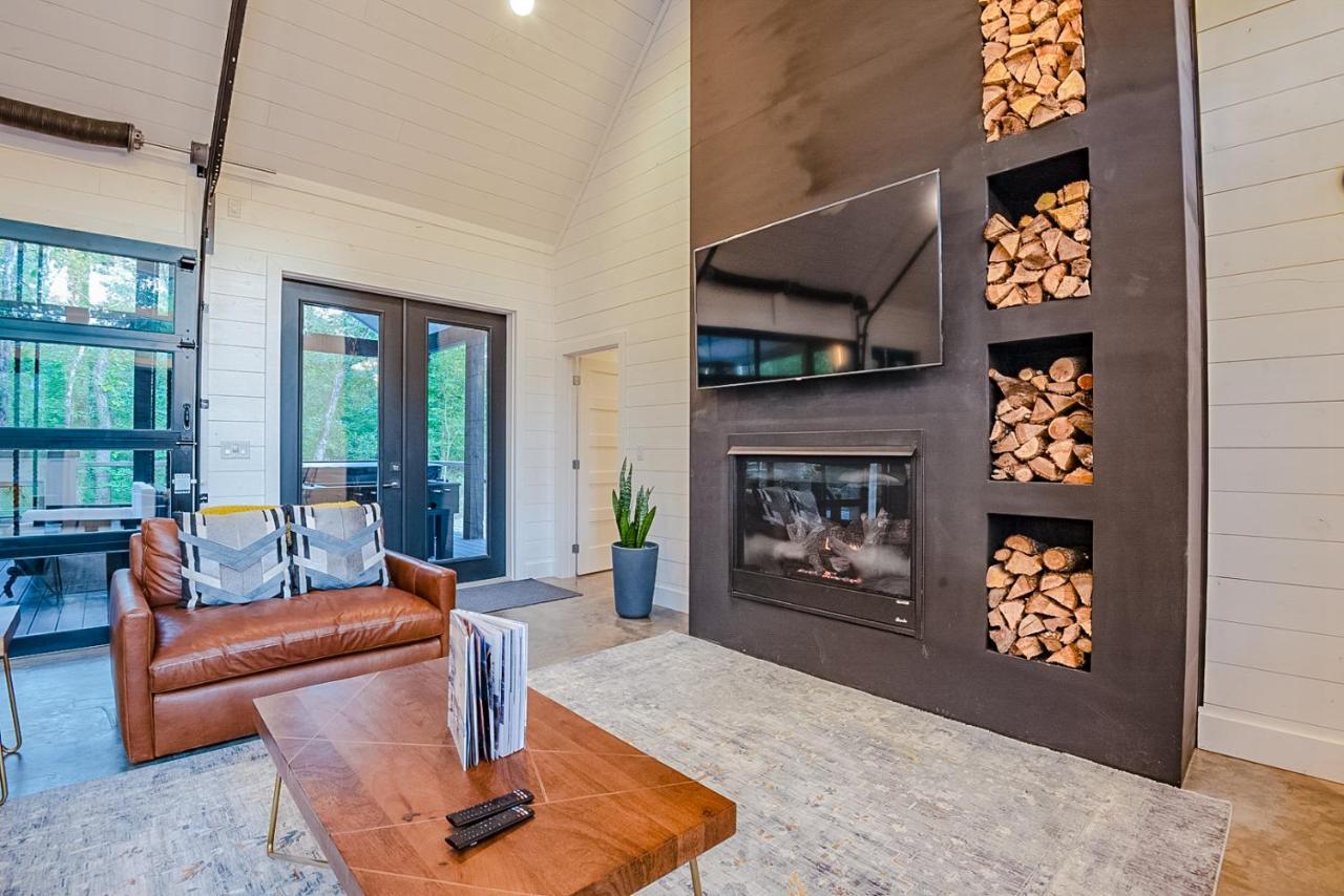 "The Barndo" 4Br Luxury Cabin, Hot Tub, Fire Pit, Bunks, Arcades, Playhouse! Broken Bow Exteriör bild