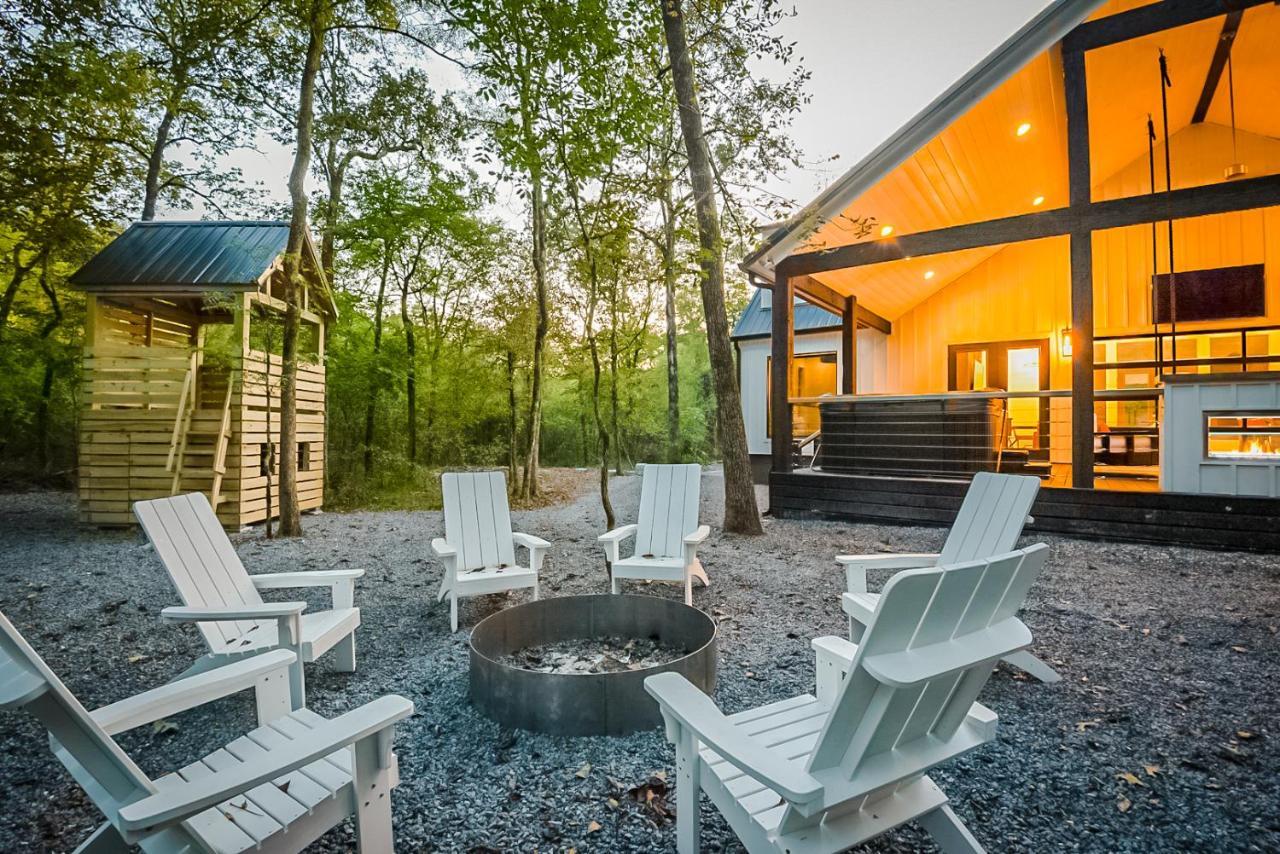 "The Barndo" 4Br Luxury Cabin, Hot Tub, Fire Pit, Bunks, Arcades, Playhouse! Broken Bow Exteriör bild